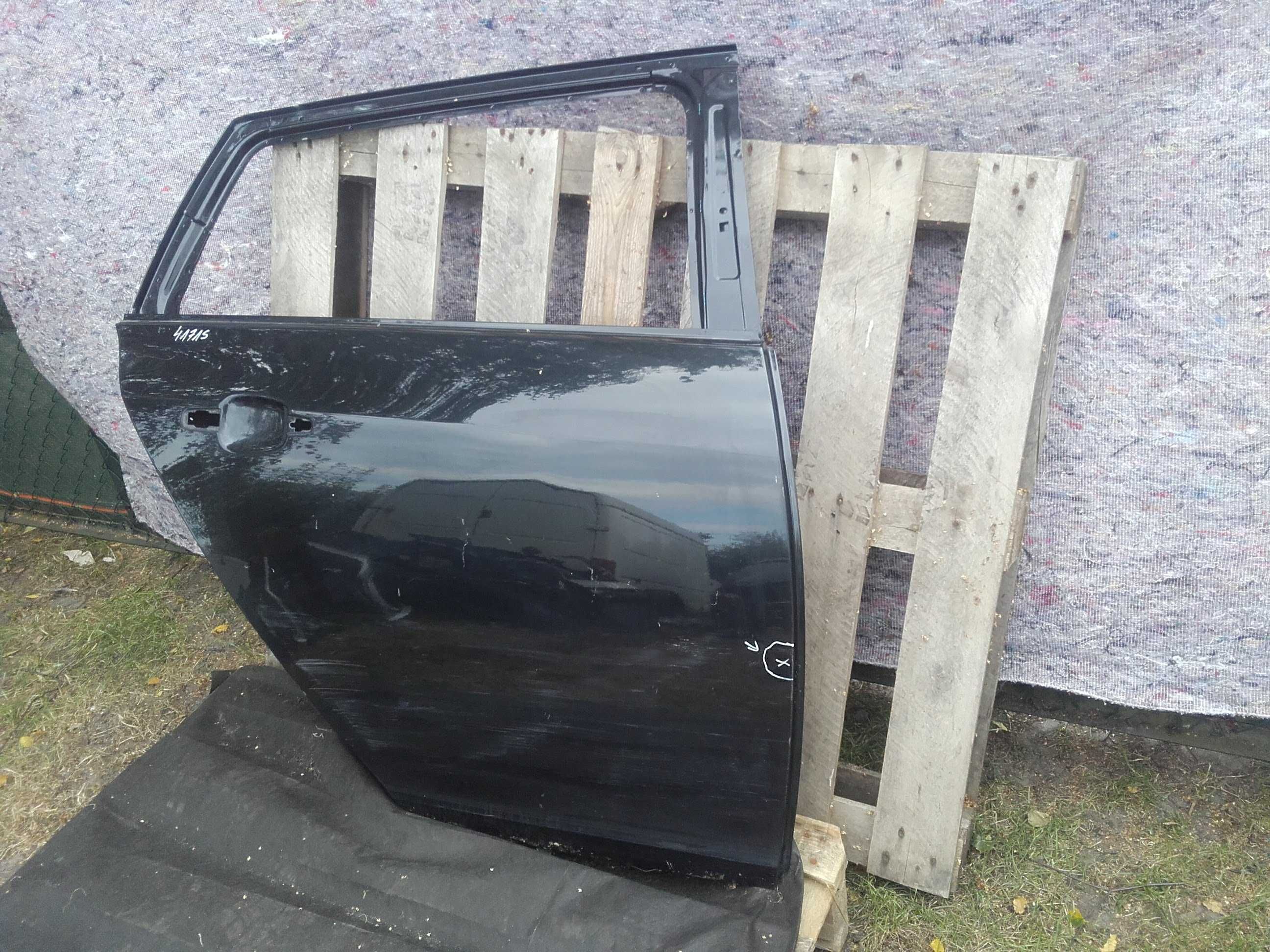 Drzwi tył prawe Opel Insignia A kombi 2008-> nr4171s