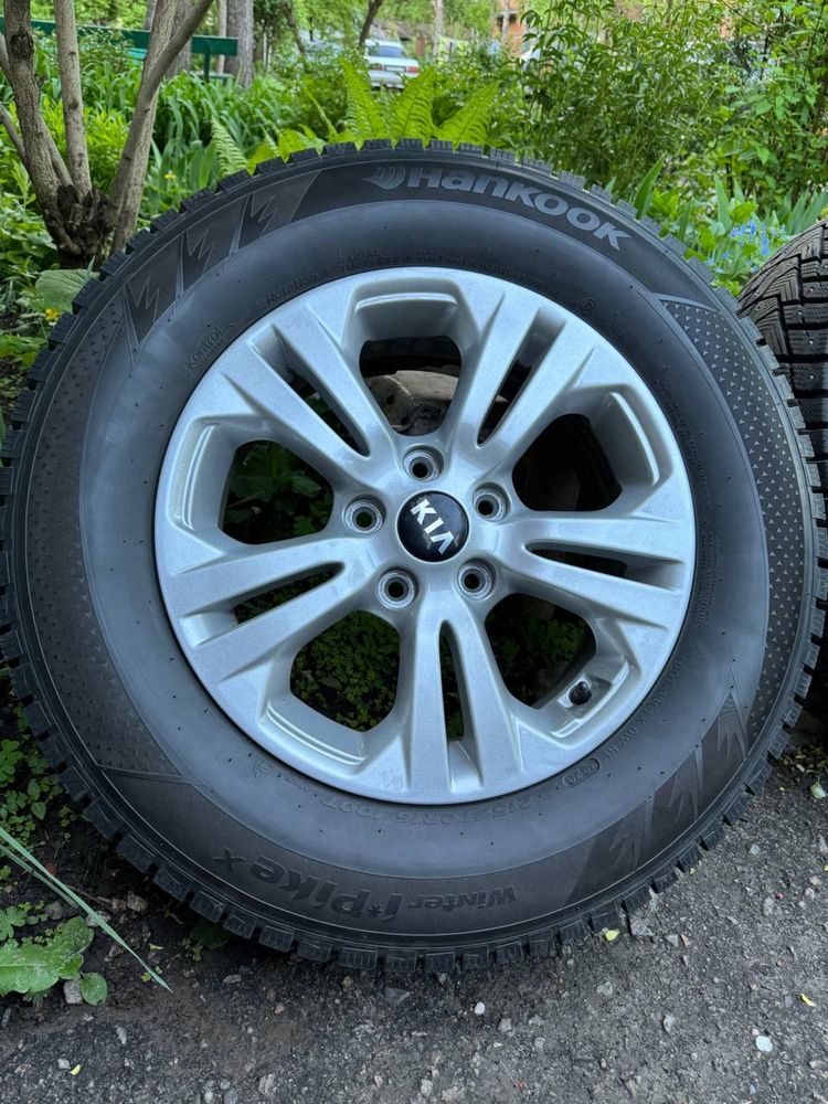 Диски  Kia Sportage з зимовою гумою 215/70 R16