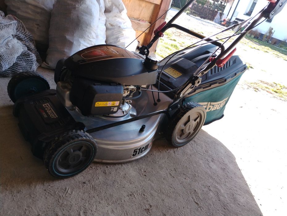 Kosiarka spalinowa z napędem Erbauer