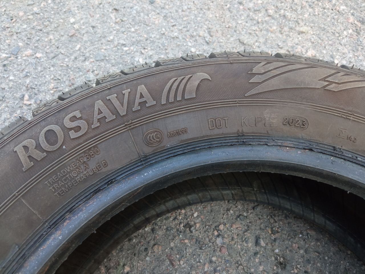 Зимові шини,гума зима
175/65R14
Майже нова, проїздила лише один