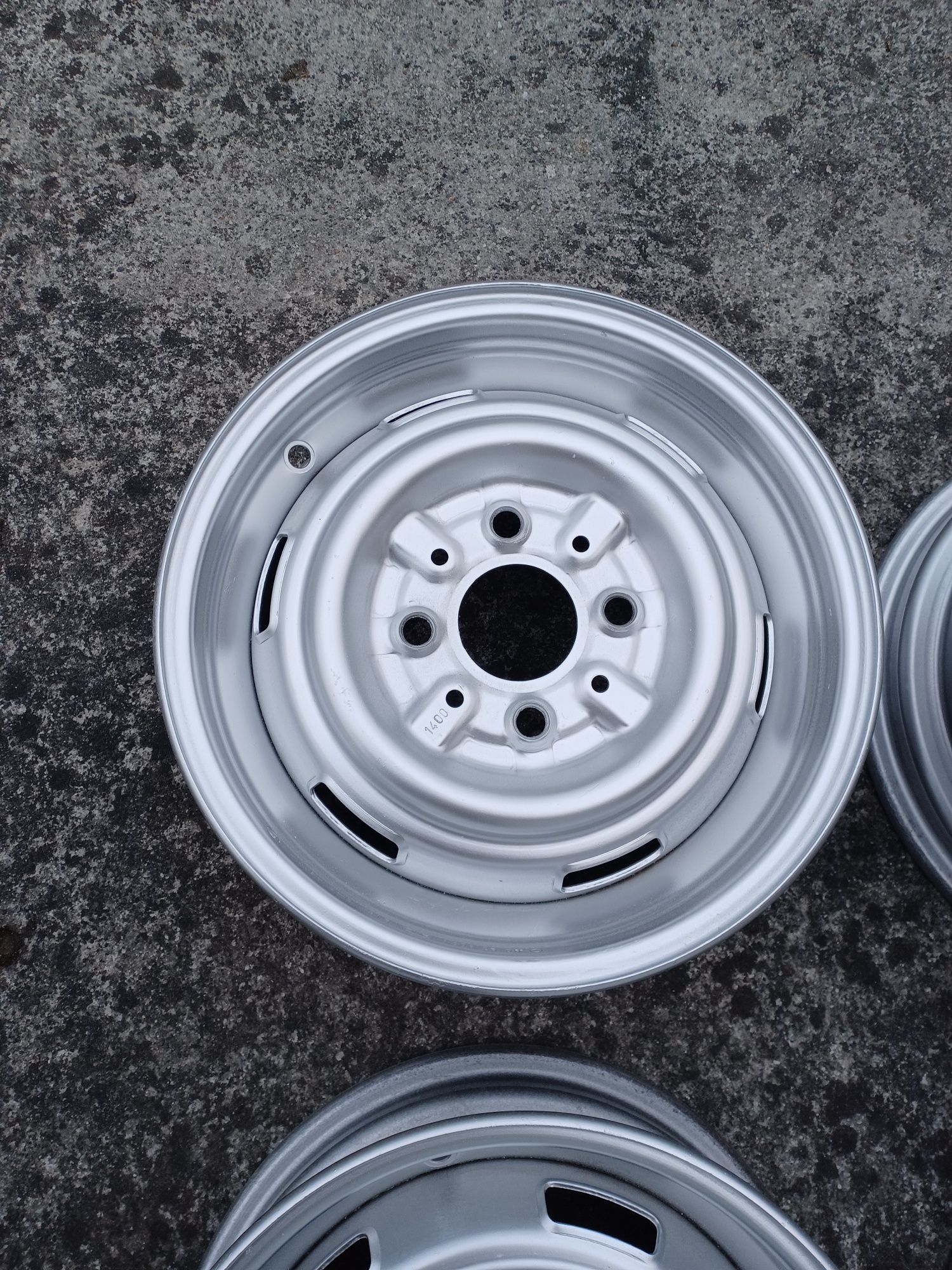 Felgi r12 4x98 fiat maluch 126p przyczepka