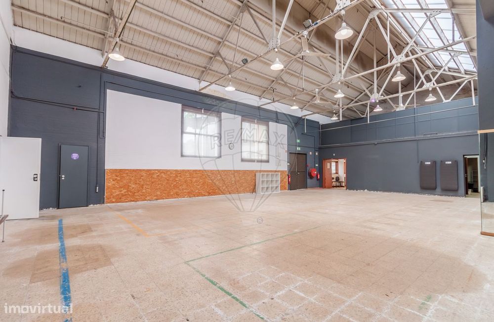 Armazém T0 para arrendamento