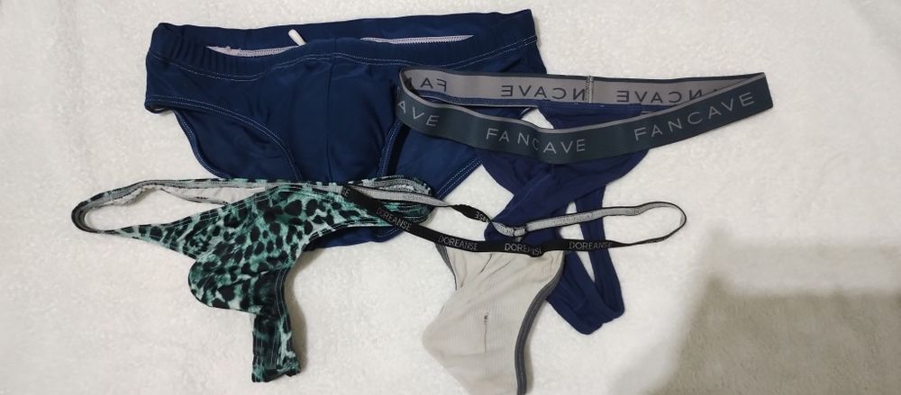 Męskie stringi i kąpielówki