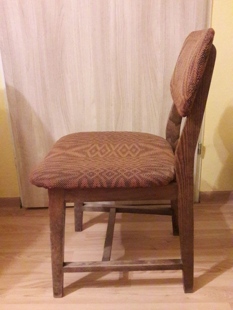 Krzesło drewniane w stylu retro PRL