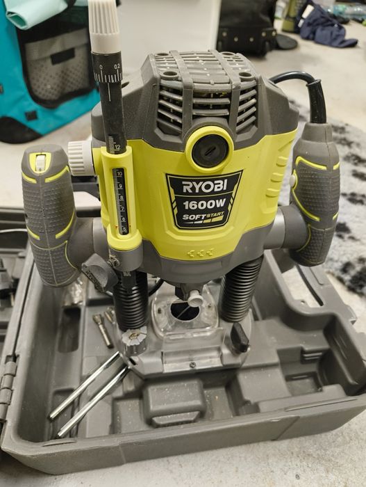 Ryobi frezarka gornowrzecionowa 1600w jak nowa komplet