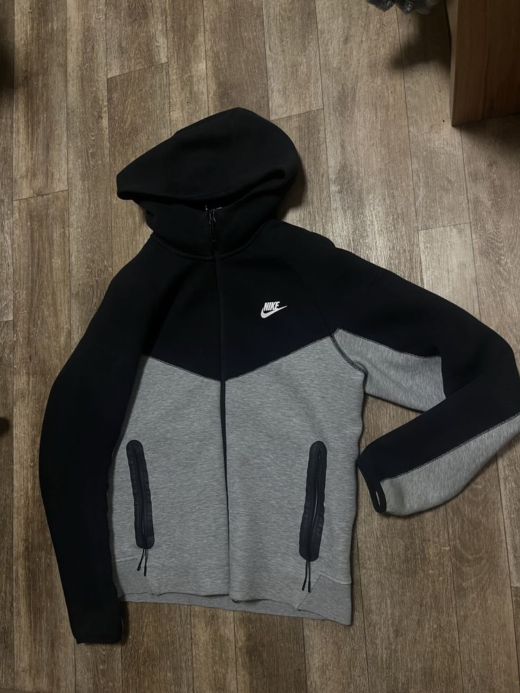 Nike tech fleece