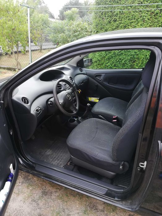 Toyota yaris 1,0  benzyna 2005r