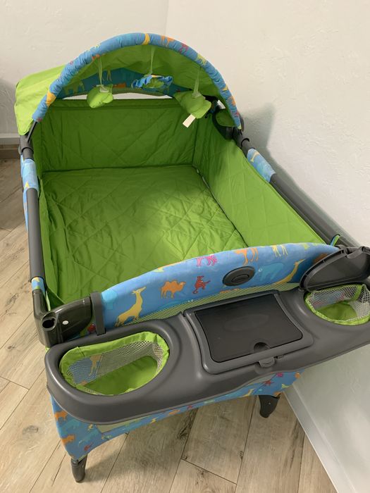 Дитяче ліжечко-манеж Graco