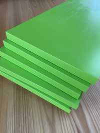 Polki zielone miedzy szafami IKEA