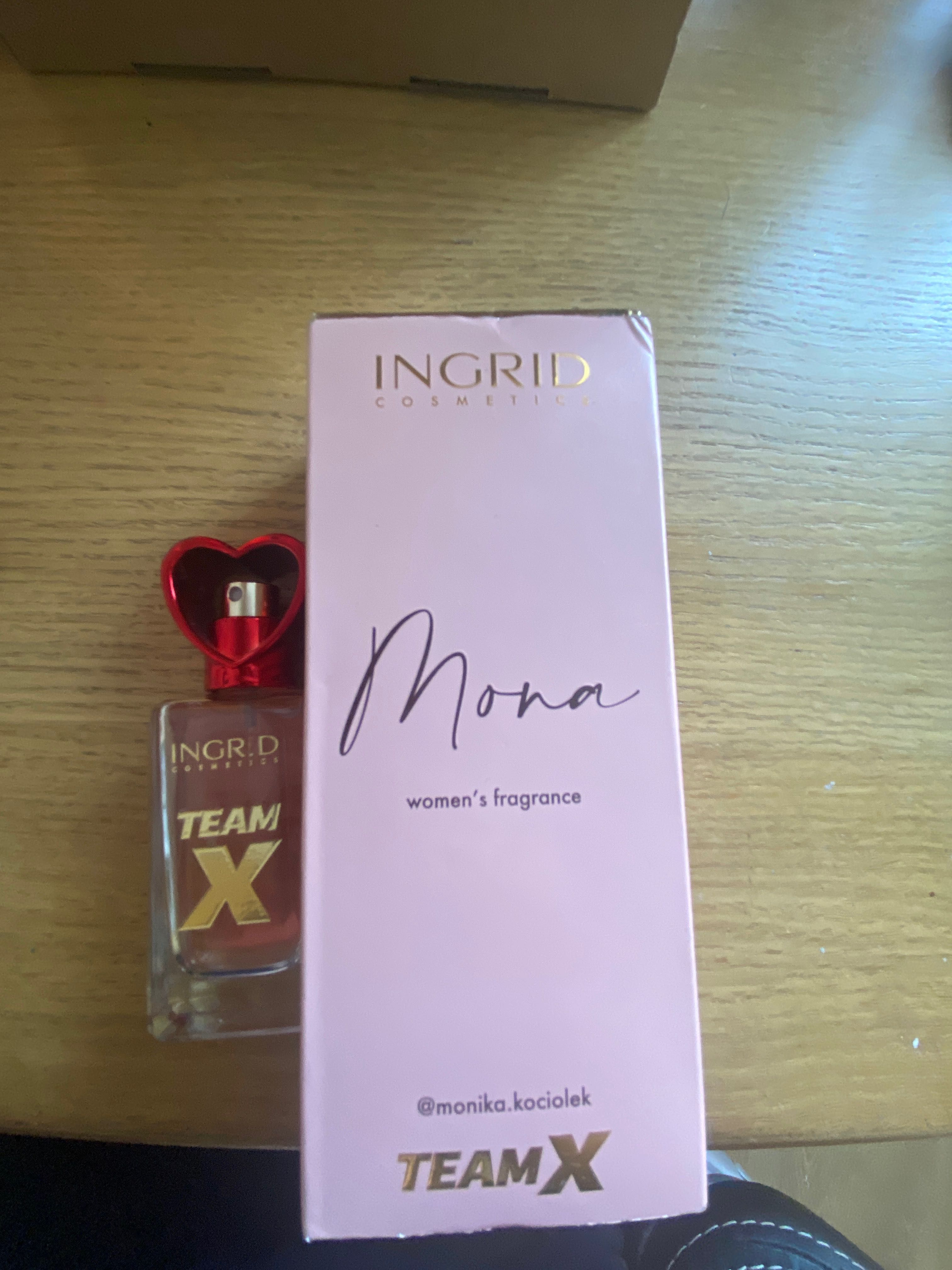 Perfuma Moniki team x