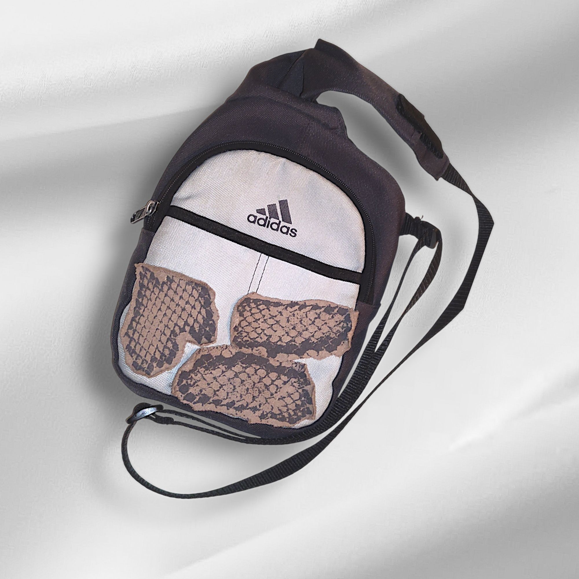 Nerka adidas piersiówka torebka saszetka snake waz