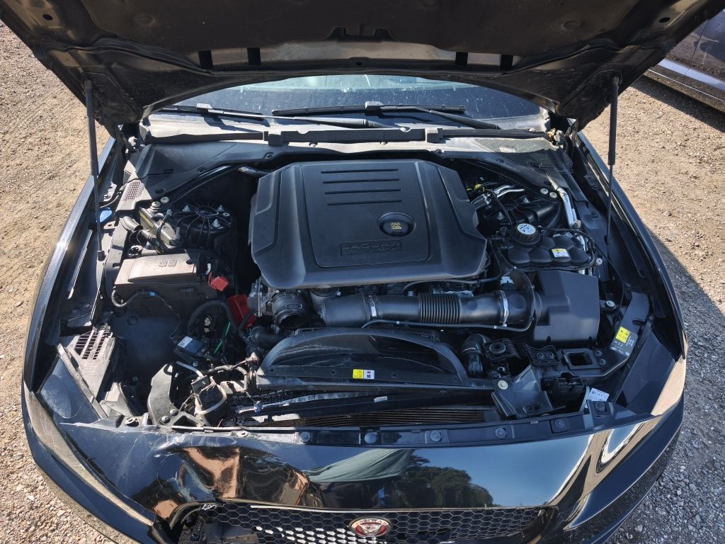 Jaguar XE 2.0 163cv