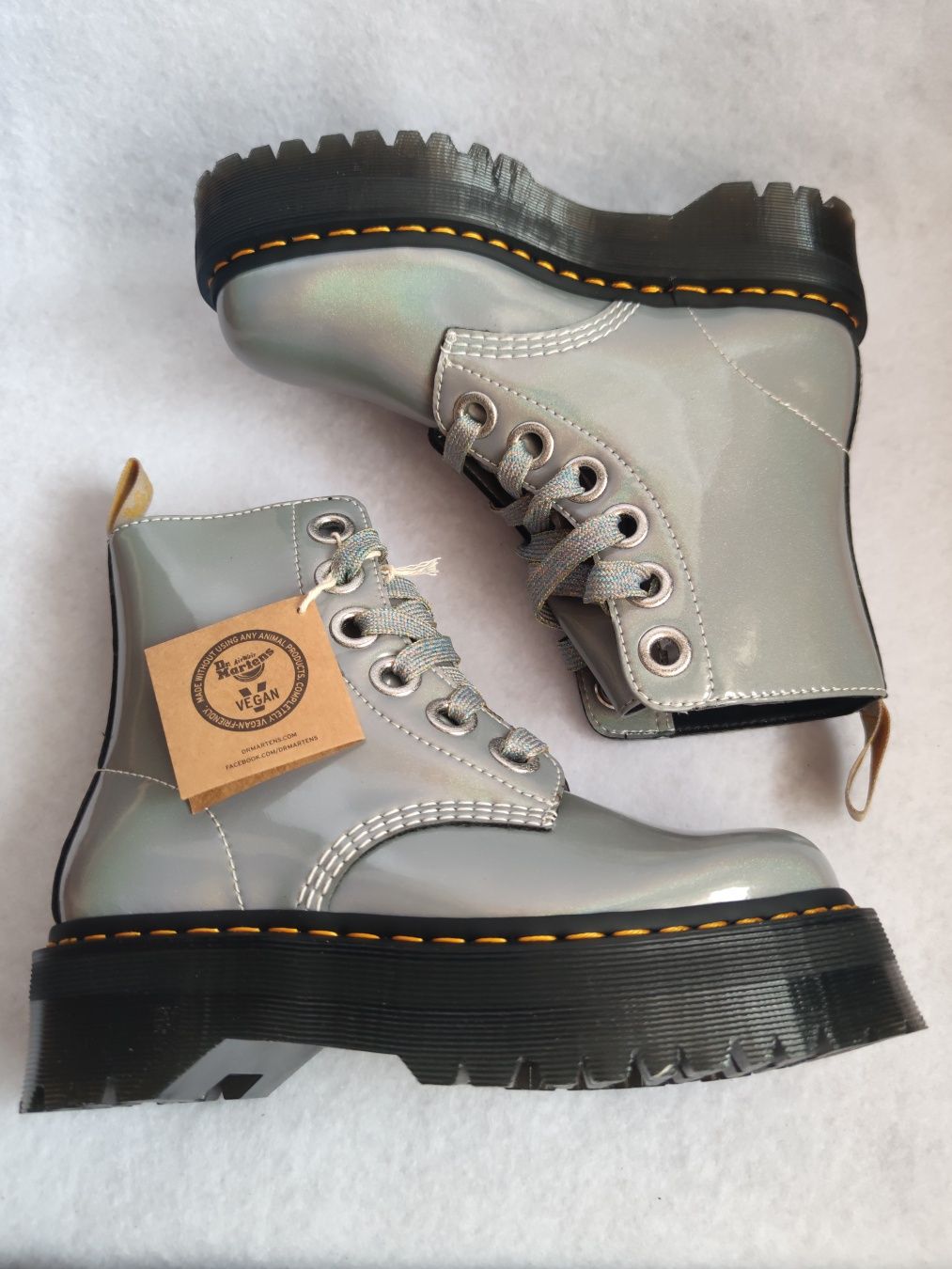 "Dr. Martens Molly Vegan Prysm" mocne buty damskie długość 25 cm