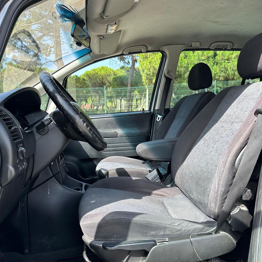 Zafira 2.0 CDTI Diesel 7 lugares com Ar Condicionado