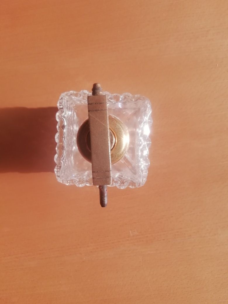Frasco de perfume antigo.