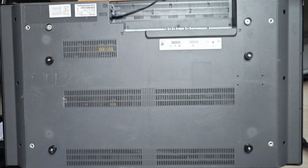 Telewizor Philips 37" LCD 37PF7331/12 – sprawny, do powieszenia
