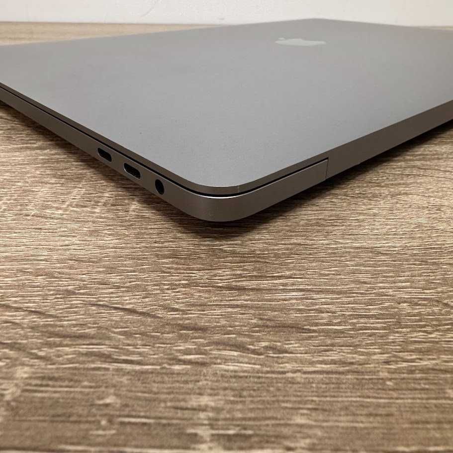 MacBook Pro 16" i9 / 16Gb DDR4 / SSD 1000Gb / Radeon 5500m (код:M0641)