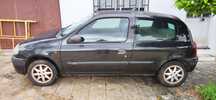 Renault Clio 1.9D com avaria