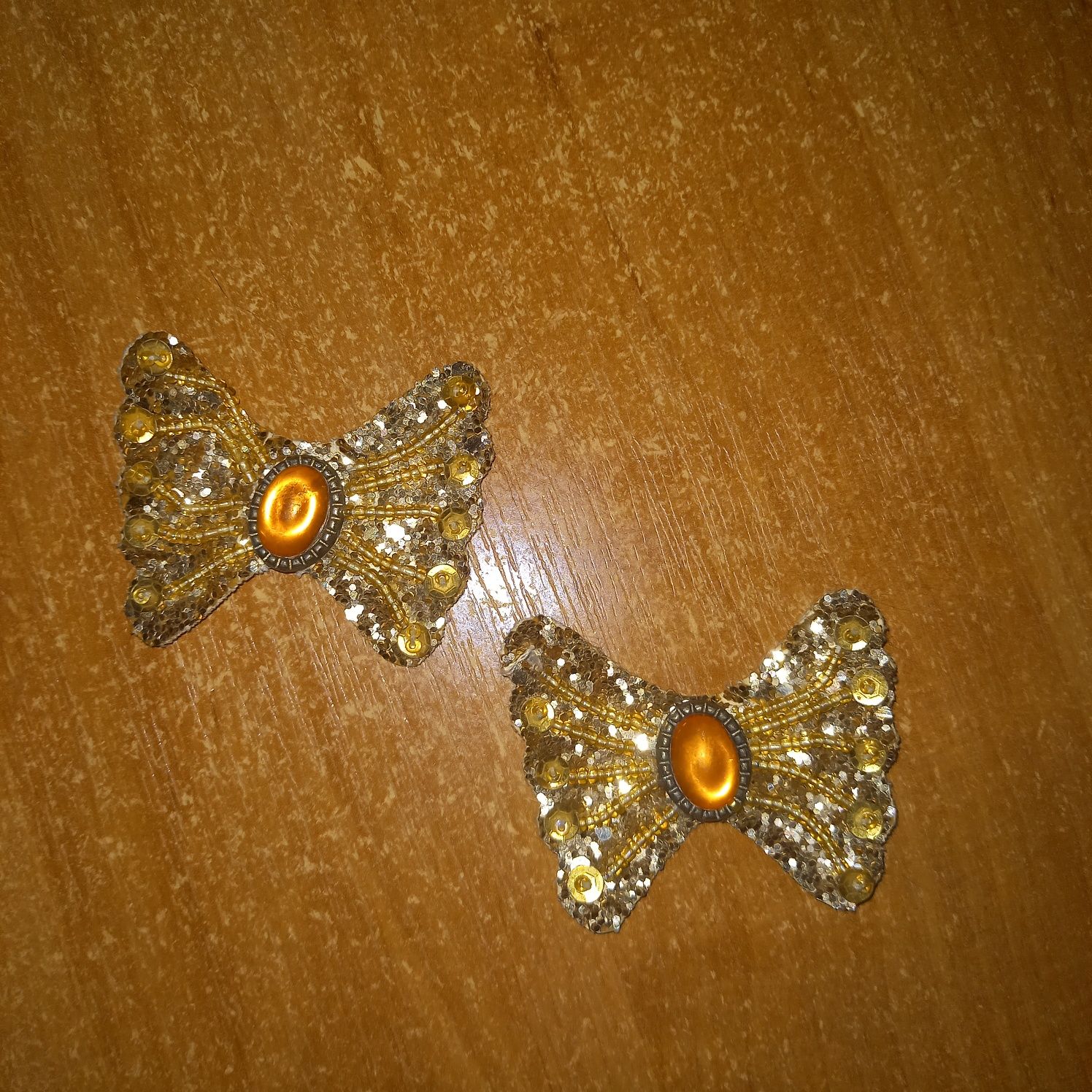 Декор метелики з камінням / Декор бабочки с камнями