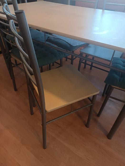 Mesa de jantar com 6 cadeiras