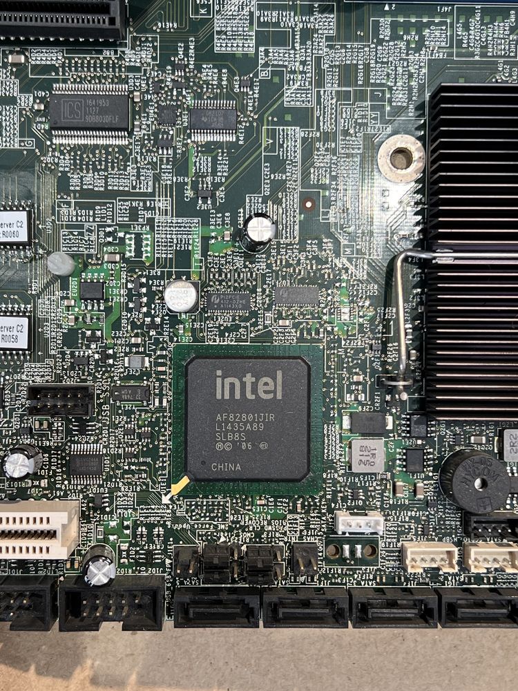 Материнська плата (серверна) + 2 intel xeon x5670 все робоче