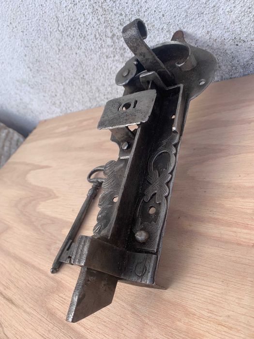 fechadura ferro forja Centenaria