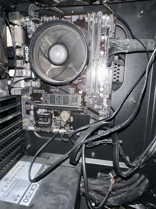 PC Gaming Ryzen 5 2400G/16gb/500gb M.2