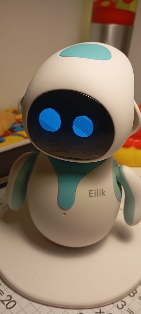 Robot Eilik Energize Lab