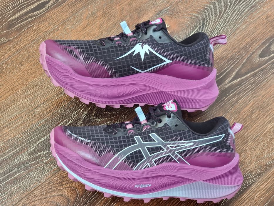 Оригінал 100% жіночі кросівки Asics Trabuco Max 3  EUR 38