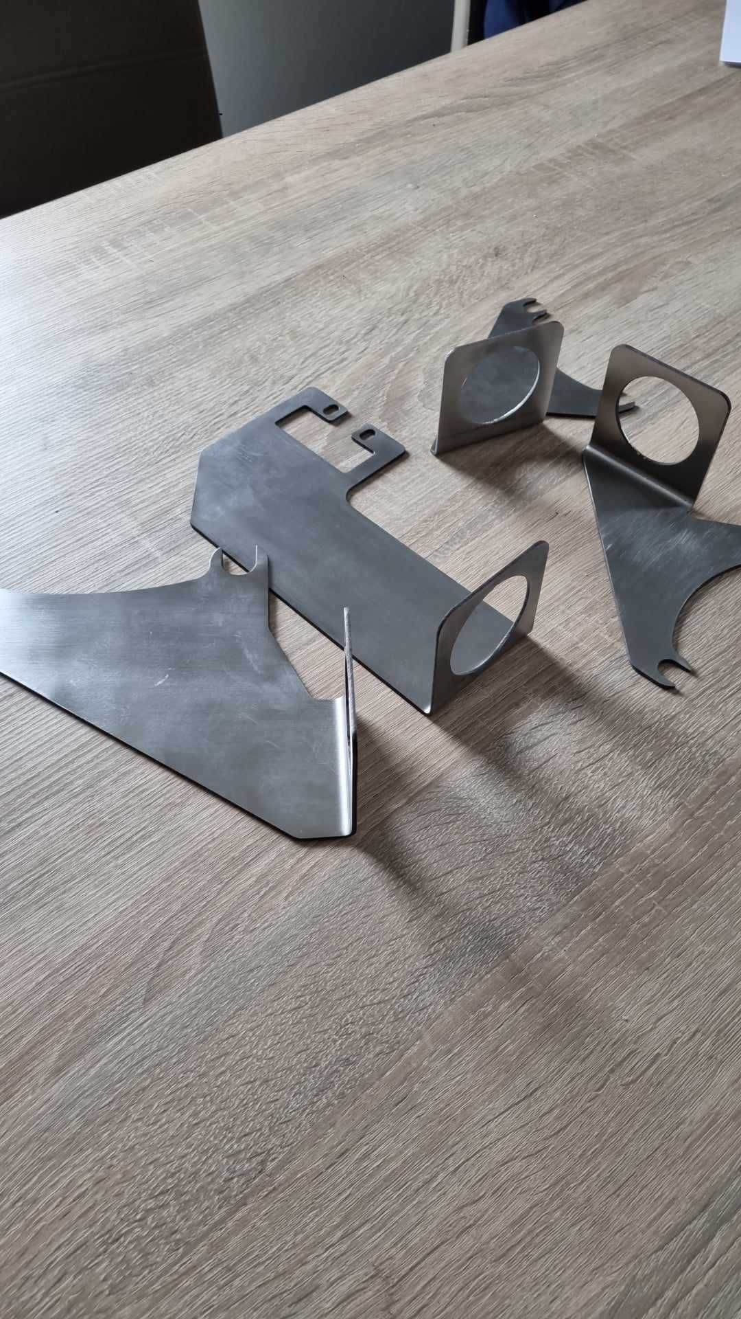 Cięcie laserem CNC, wypalanie plazmą CNC, gięcie blach CNC, DEKORY