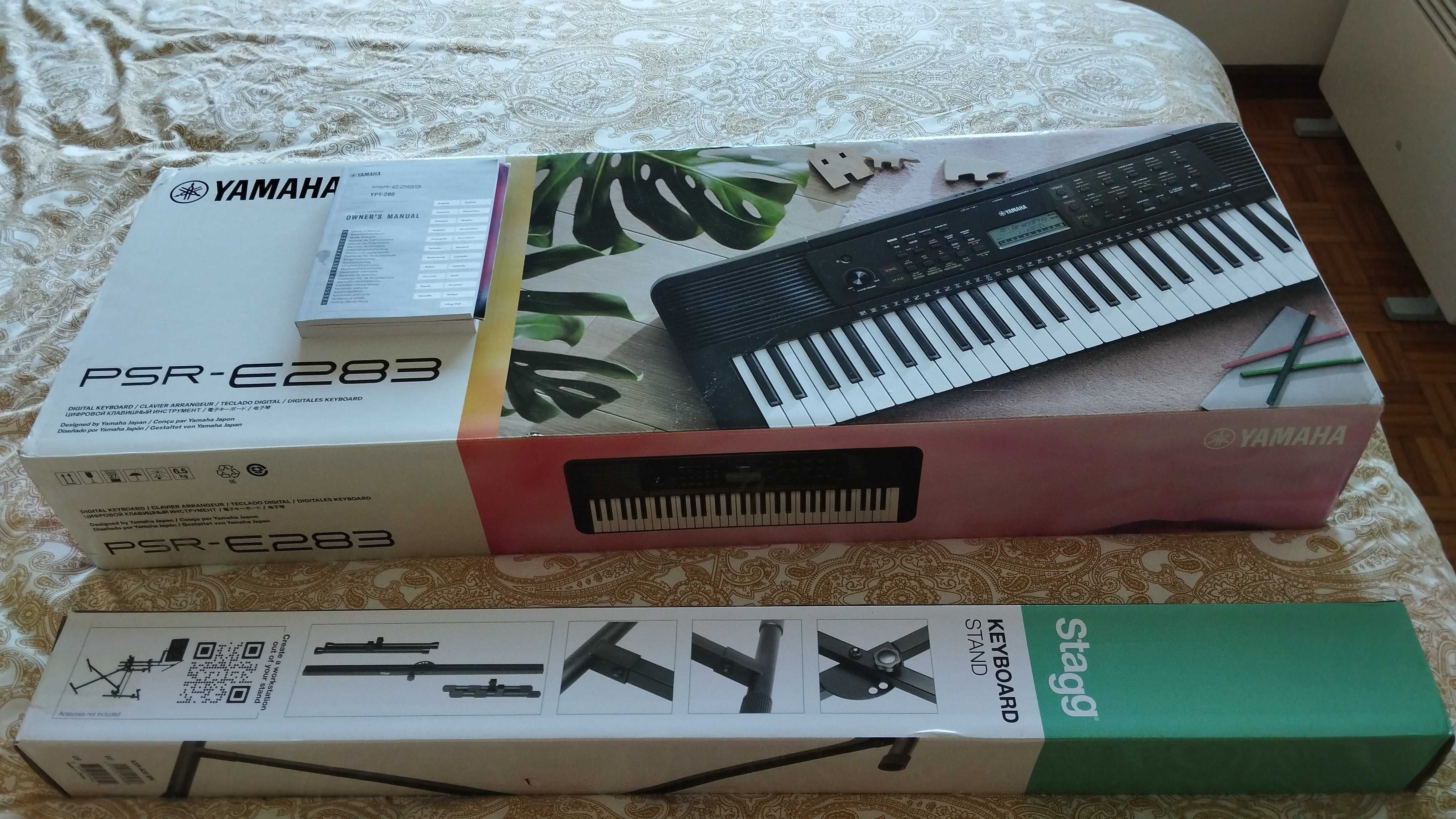 Teclado musical Yamaha + suporte como novo