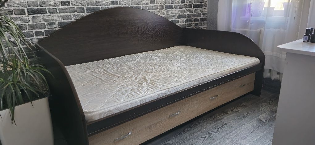 Продам ліжко 140×190см
