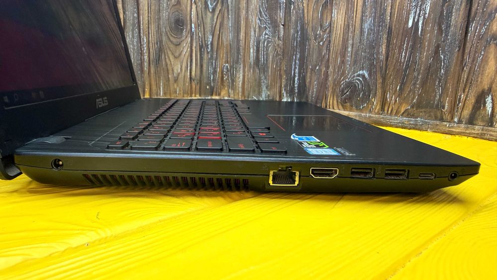 Стильний Ноутбук Для Роботи і Ігор Asus Rog Strix GL553VD/GTX 1050 2GB