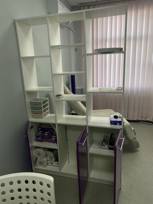 Мебель для мастера маникюра, стол, тумбочка