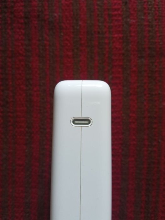 Блок живлення Apple 140W