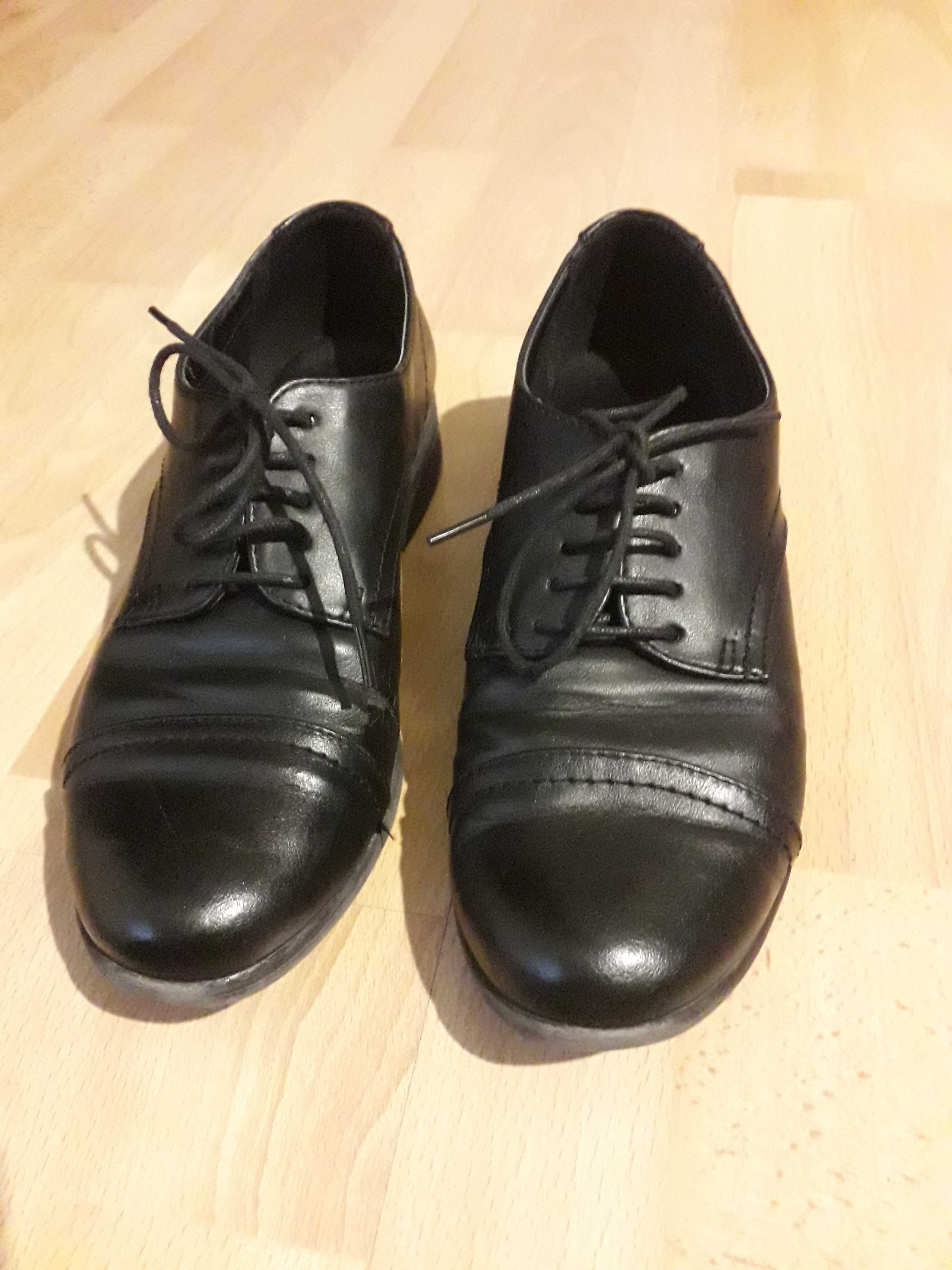 Eleganckie buty damskie na słupku rozmiar 37