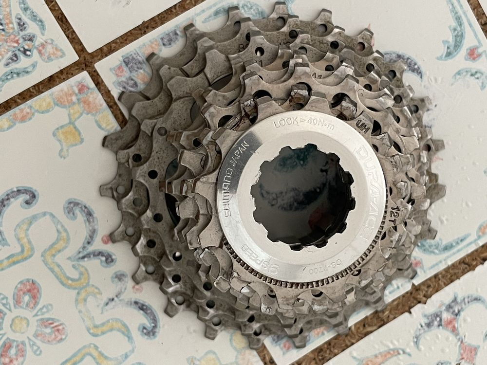 Grupo Shimano Dura-ace com manetes Ultegra 9v