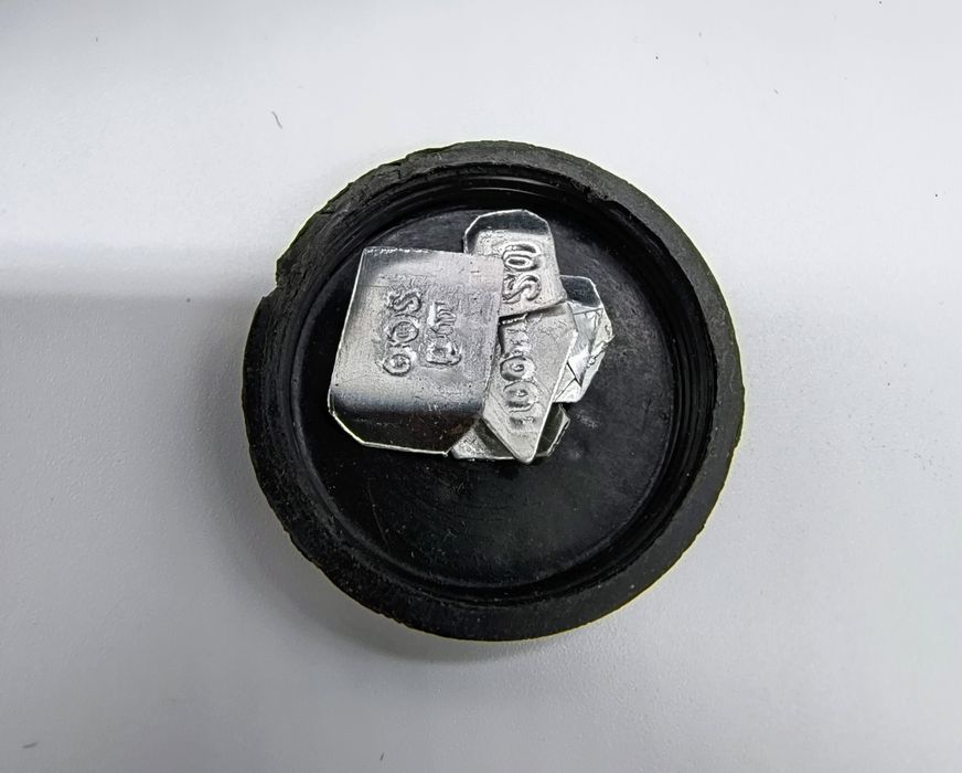 Stara, składana waga jubilerska.