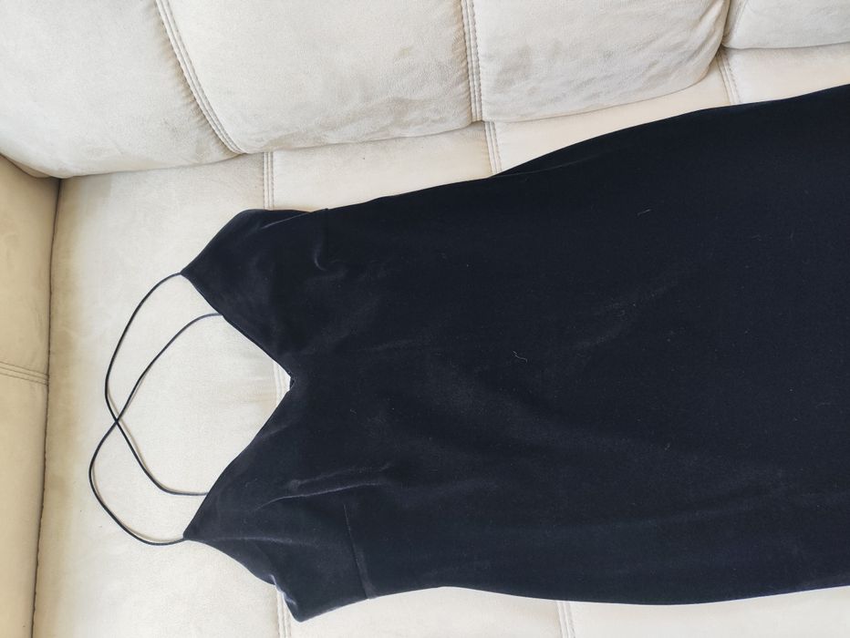 Czarna aksamitna sukienka 38/40