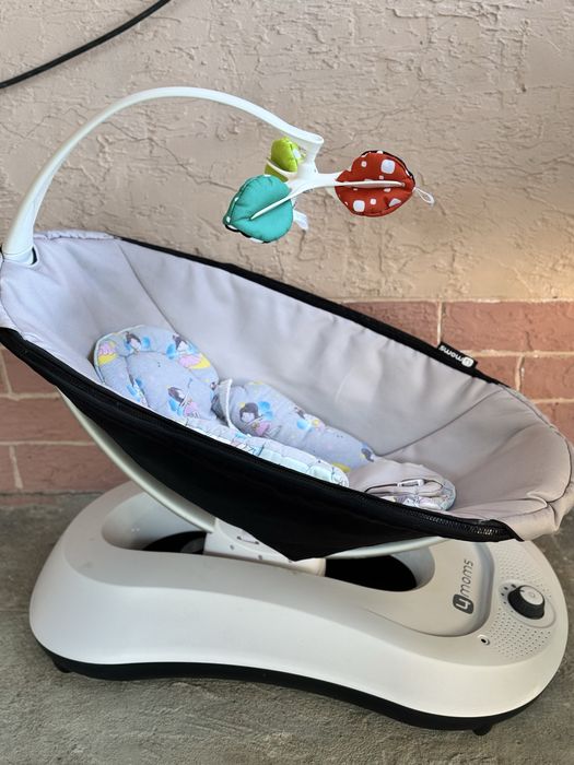 Заколисуючий центр 4 moms