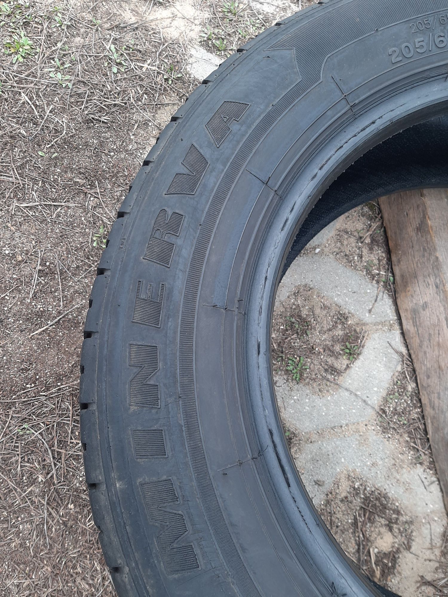 1x Opona letnia 205/65R16C Minerva Transporter RF09 / 7,8mm 2021r