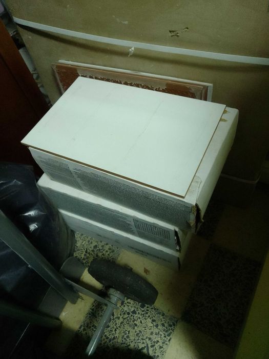 Azulejos brancos novos