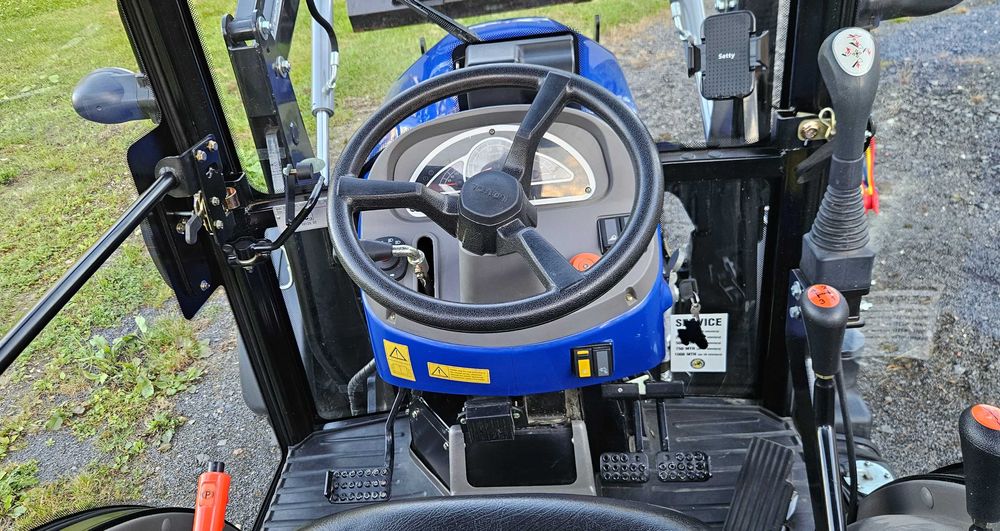 Traktor LOVOL M404 z ładowaczem TUR, jak NOWY tylko 78 mtg ! Gwarancja
