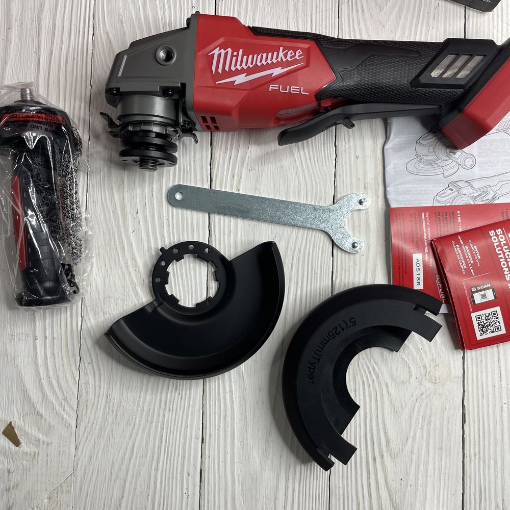 Бесщеточная аккумуляторная болгарка Milwaukee M18 FUEL 2880-20