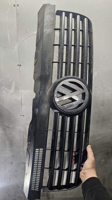 Решітка радіатору VW T5 дорест