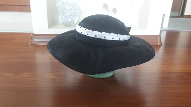 Fascynator kapelusz ozdoba na głowę w kolorze czarnym