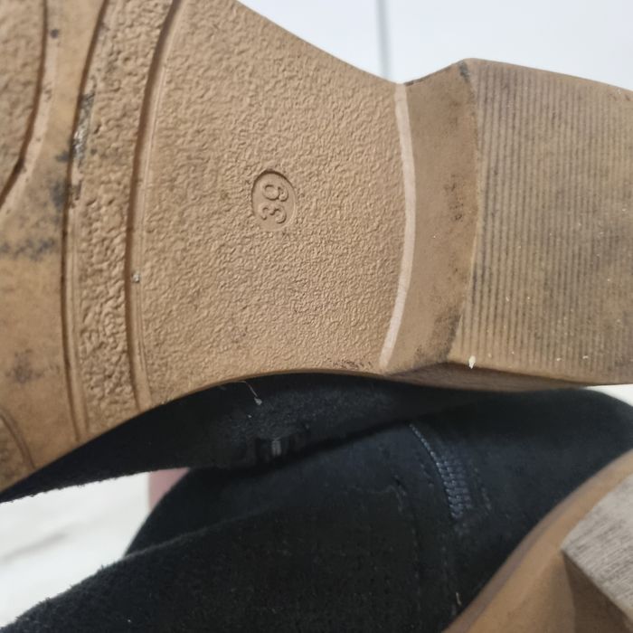 Botki krótkie zamszowe czarne