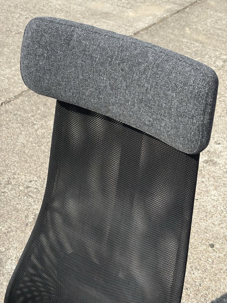 Fotel biurowy  IKEA Jarvfjallet materiałowy | krzesło obrotowe