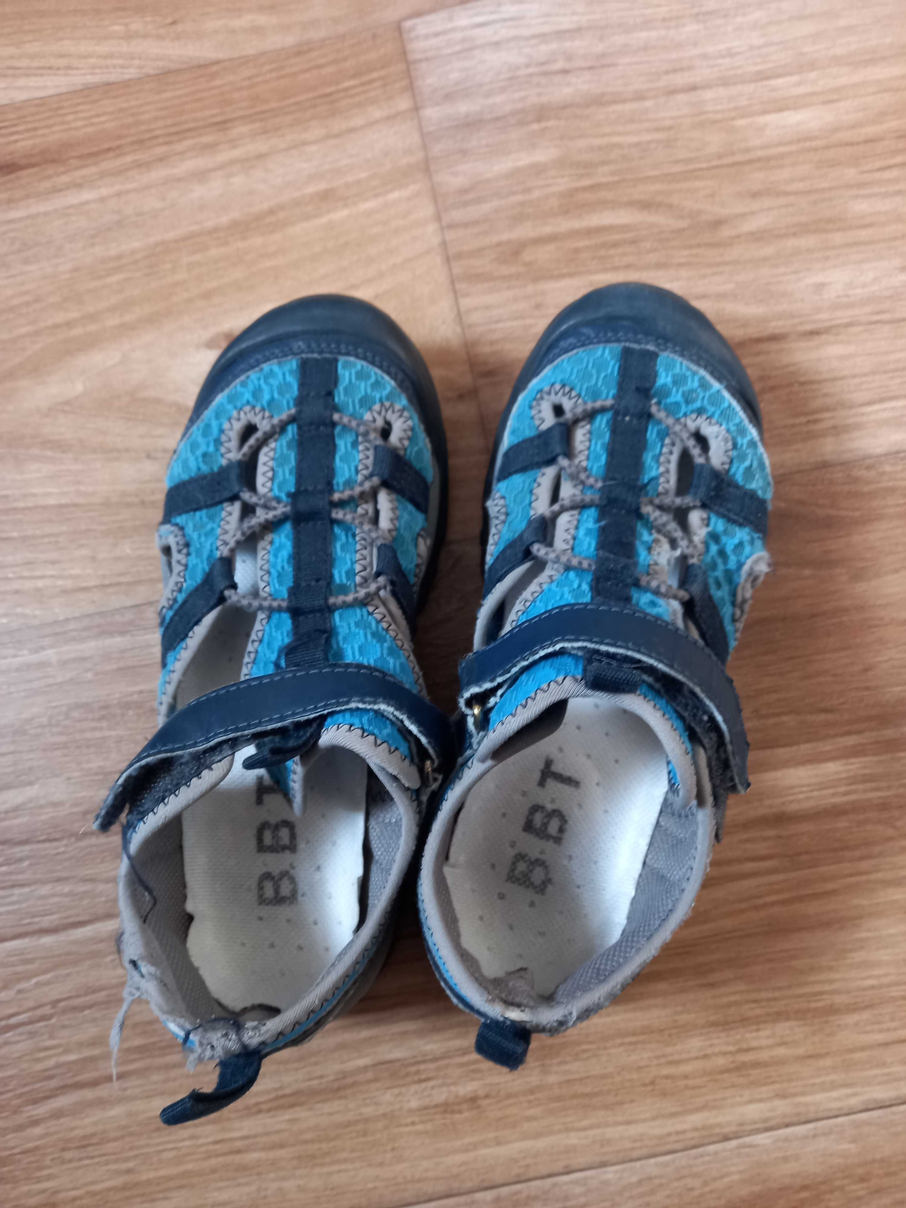 Босоніжки босоножки сандалі  дитячі розмір устілки 20,5 см