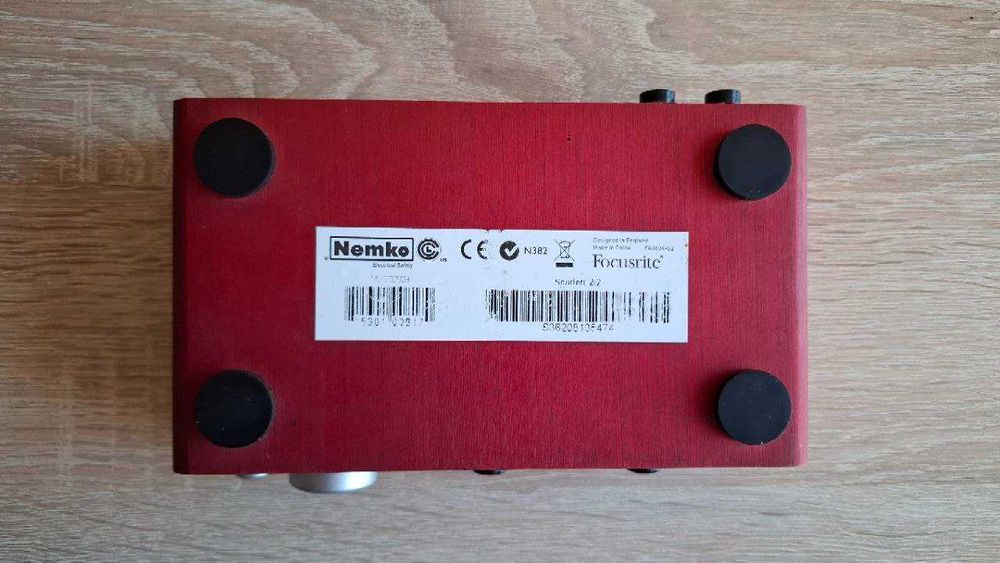 Подам звуковую карту Focusrite Scarlett 2i2. 2nd gen.